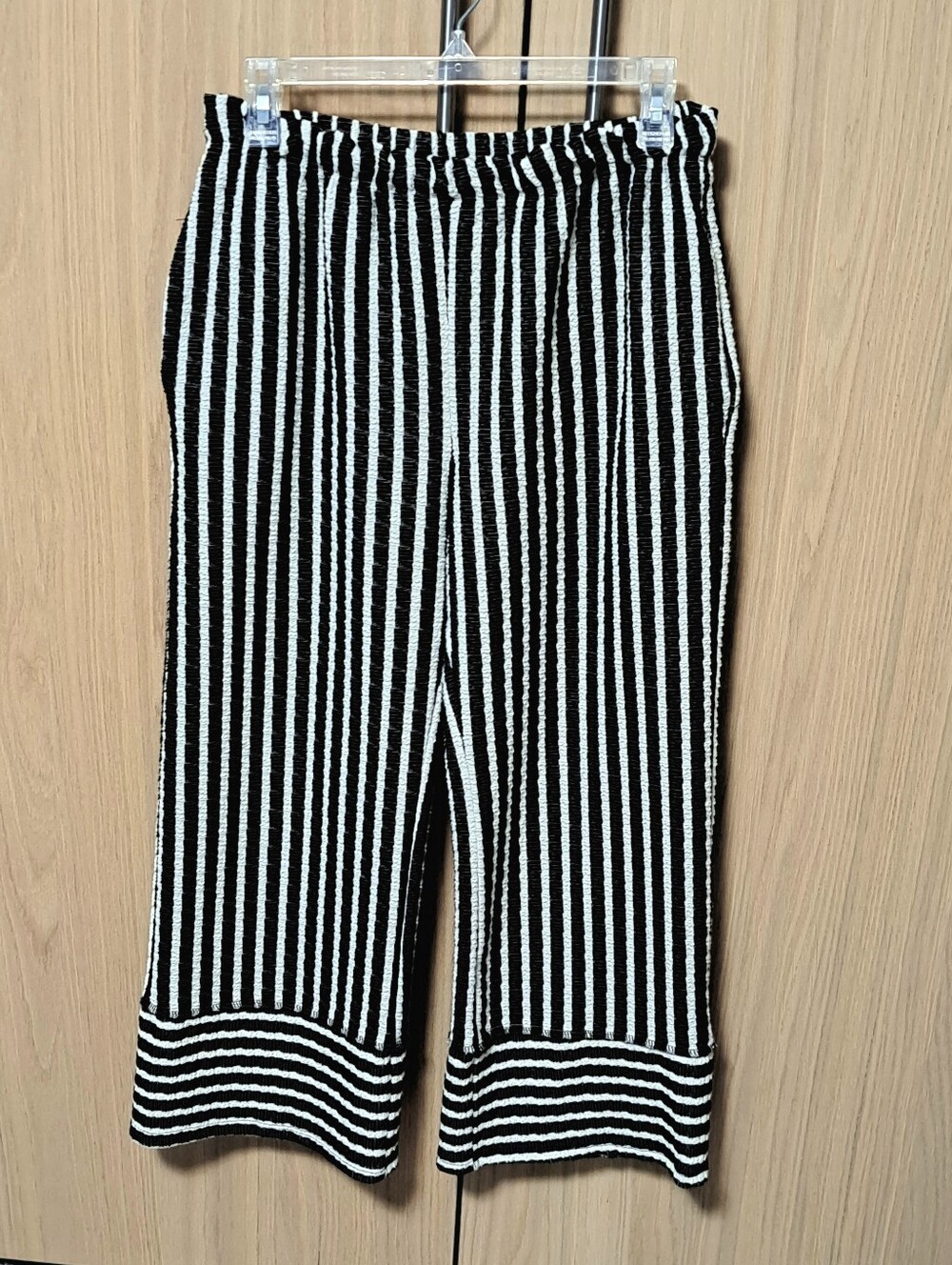 Hemish Black & White Stripe Pull On Capris with Stretch